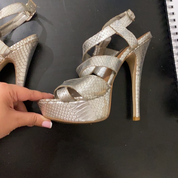 Silver Crocodile Embossed Leather Platform Sandals - Picture 5 of 13